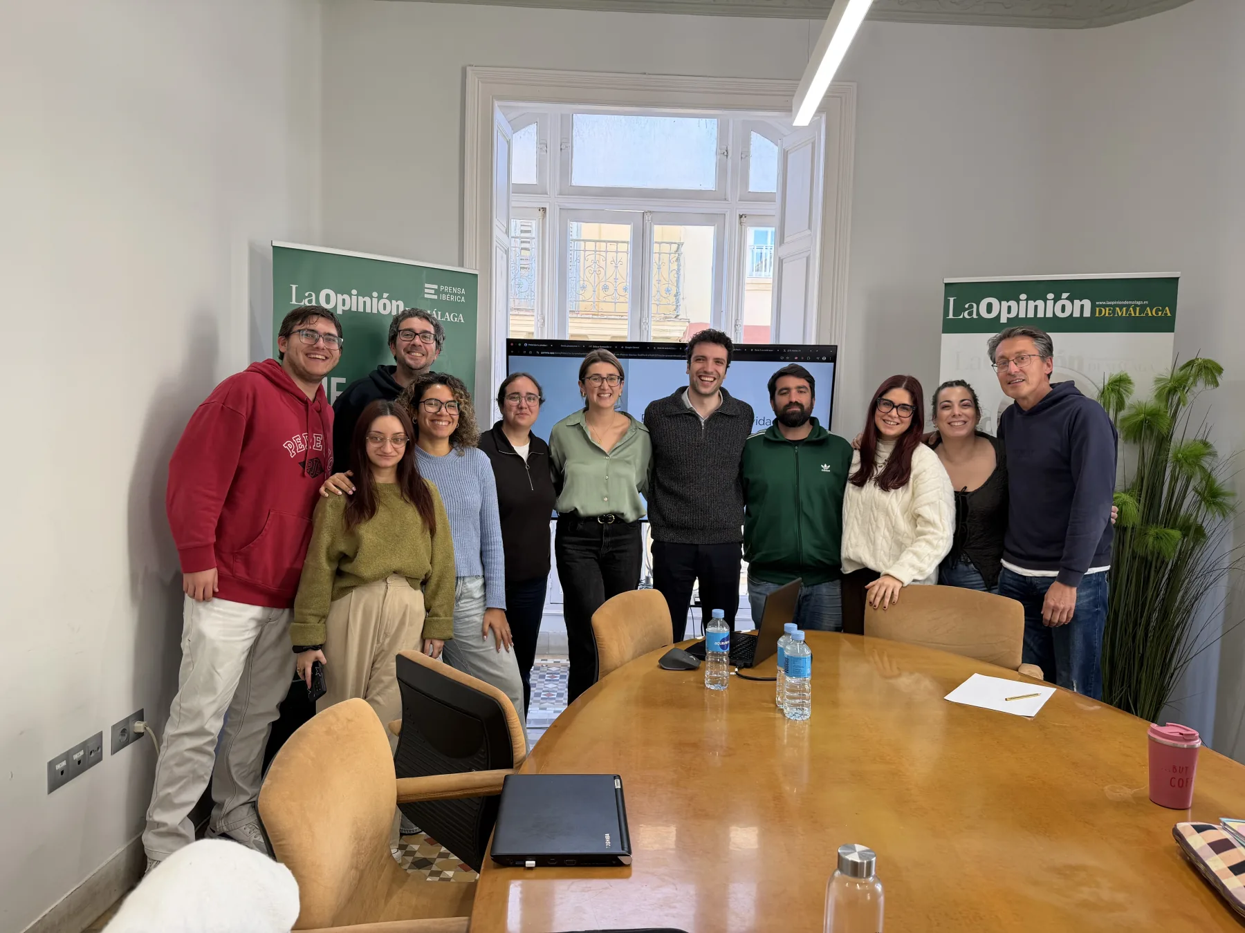 Equipo de La Opinión de Málaga tras una formación de inteligencia artificial