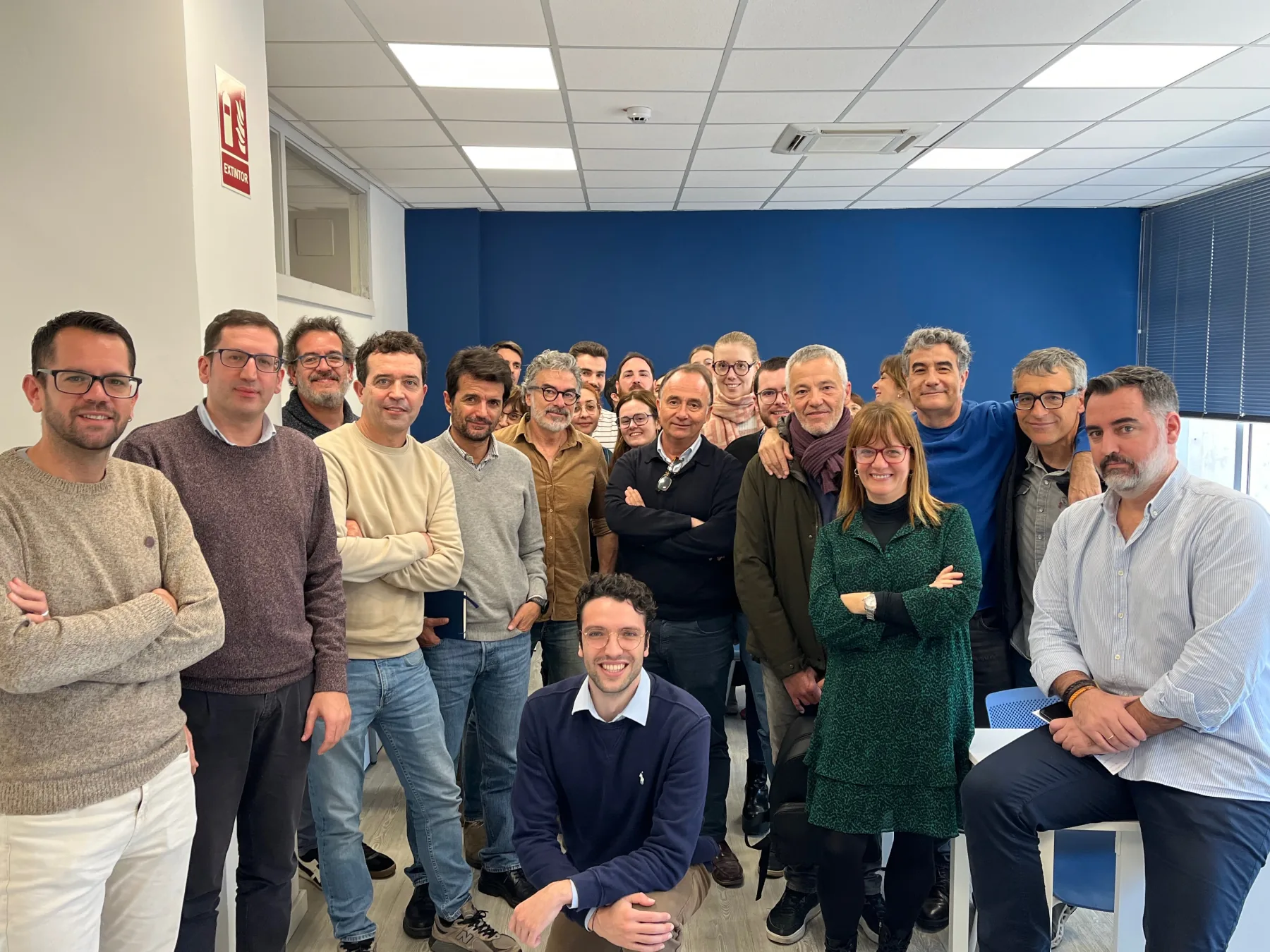 Grupo de profesionales de Prensa Ibérica después de una formación con Guillem Pedrerol